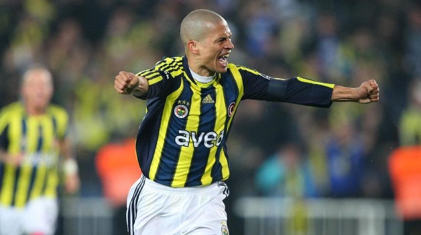 Alex de Souza yarışma programı sunmak ve Fenerbahçe maçı için İstanbul'a geldi!