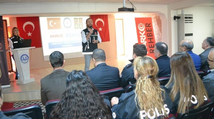 Bozyazı&rsquo;da madde kullanımıyla m&uuml;cadele anlatıldı