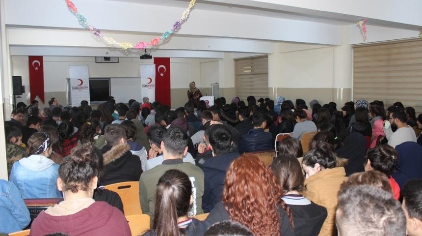 Cizre&rsquo;de &ouml;ğrencilere y&ouml;nelik mesleki kariyer ve meslek tanıtım programı d&uuml;zenlendi