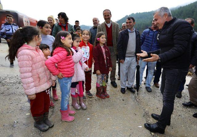 Sözen’den ‘Halkla Buluşma Gezileri’