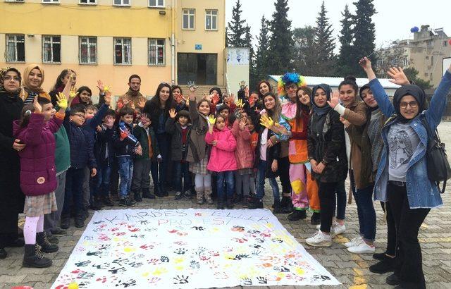 Üniversite öğrencileri 63 sosyal duyarlılık projesi gerçekleştirdi