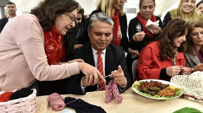 Muratpaşa&rsquo;da &lsquo;Sevginin El İzi Pazarı&rsquo;