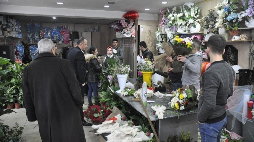 &Ccedil;i&ccedil;ek&ccedil;ilerin 14 Şubat yoğunluğu