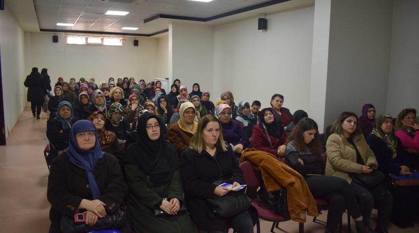 Kadınlara kanser t&uuml;rleri ve korunma yolları anlatıldı