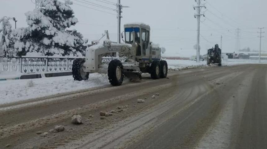 Pazaryeri&rsquo;nde kar temizleme &ccedil;alışmaları başladı