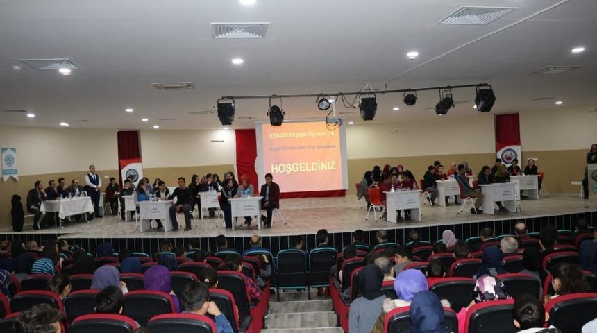 Acıg&ouml;l&rsquo;de ortaokullar bilgi yarışması d&uuml;zenlendi