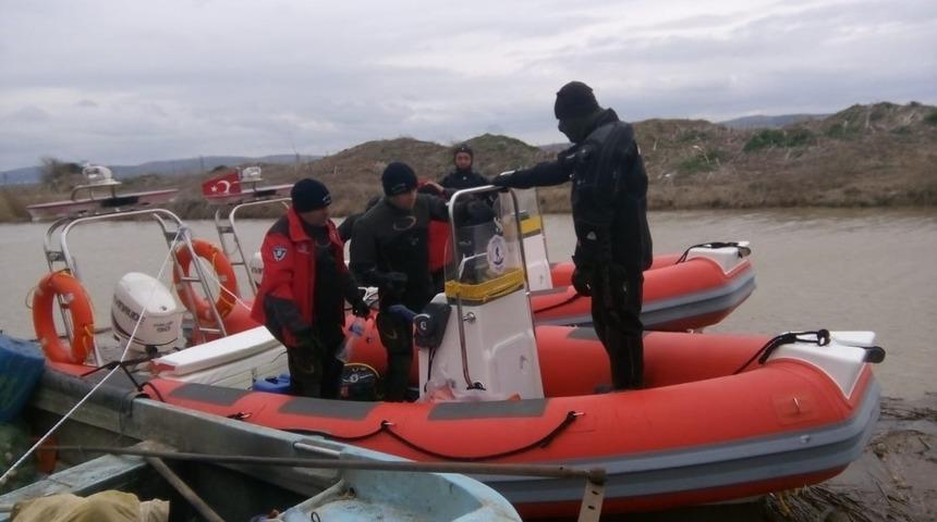 Kayıp balık&ccedil;ıyı arama &ccedil;alışmalarına devam edildi