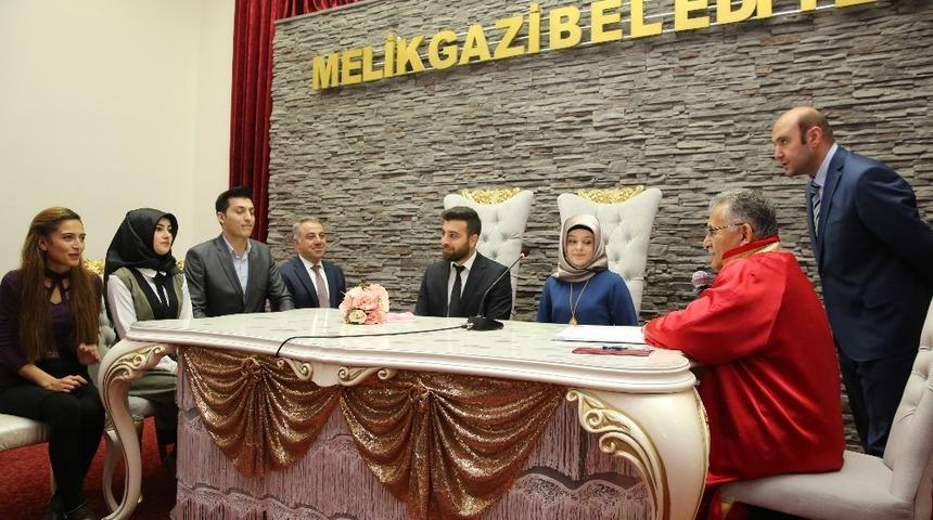 B&uuml;y&uuml;kkılı&ccedil;, "Sevgisiz hi&ccedil;bir şey olmaz"