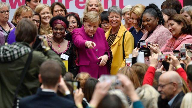 Almanya’da Kadın Siyasetçiler İçin ‘Denklik Yasası’