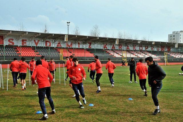 Karaköprü Belediyespor hazırlıklarını sürdürüyor