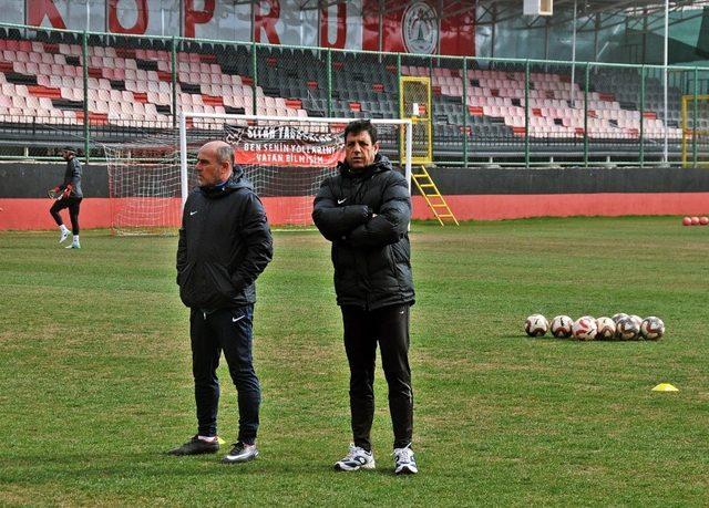 Karaköprü Belediyespor hazırlıklarını sürdürüyor