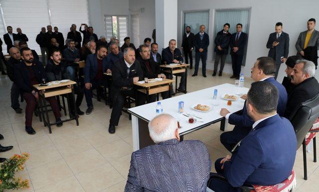 Başkan Gürkan Galericiler Sitesi esnafları ile bir araya geldi