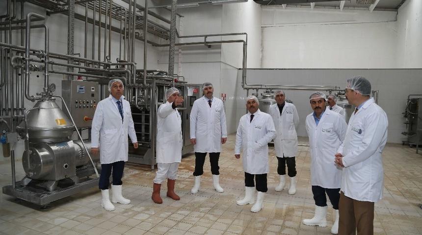 Vali Ayhan: "&Uuml;retenin Her Zaman Yanında Olacağız"