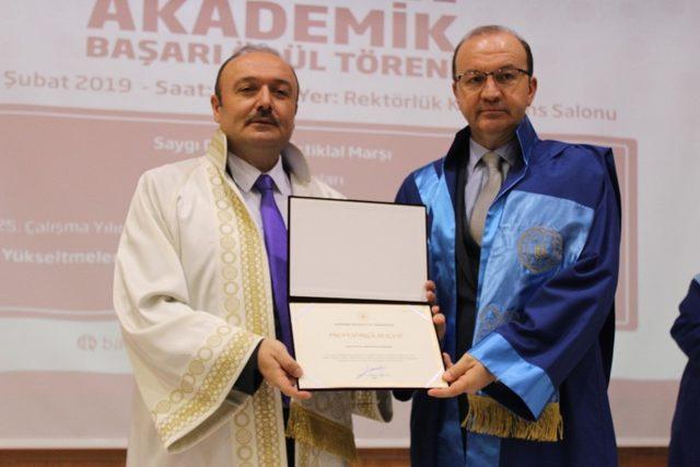 Bandırma’da akademik başarı ödülleri verildi