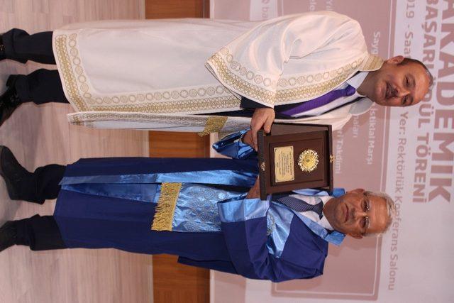 Bandırma’da akademik başarı ödülleri verildi
