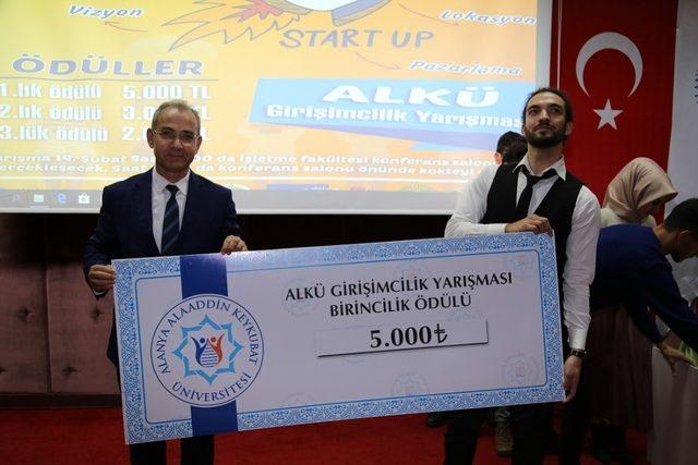 ALKÜ’de Girişimciler ödüllerini aldı