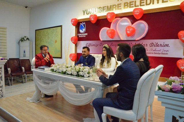 Salihli’de 16 çift, nikah için 14 Şubat’ı seçti