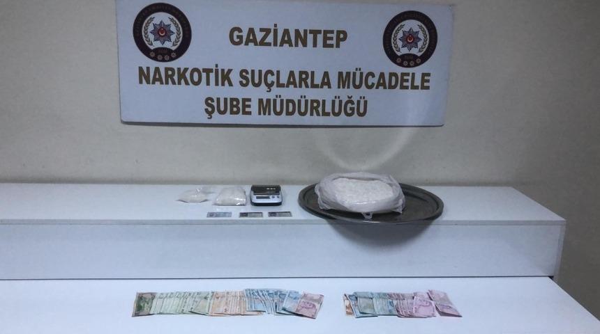 Gaziantep&rsquo;te 3 kilogram uyuşturucu ele ge&ccedil;irildi