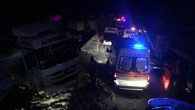 Gerede'de 15 aracın karıştığı zincirleme kaza: Çok sayıda yaralı var (1)