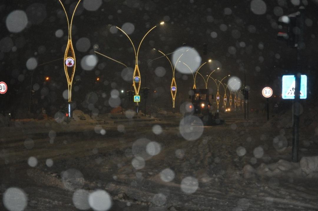 Y&uuml;ksekova&rsquo;da yoğun kar yağışı