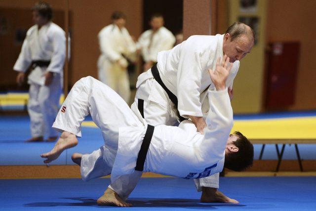 Putin Soçi zirvesinin ardından judo yaptı