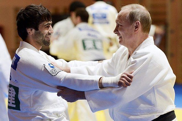 Putin Soçi zirvesinin ardından judo yaptı