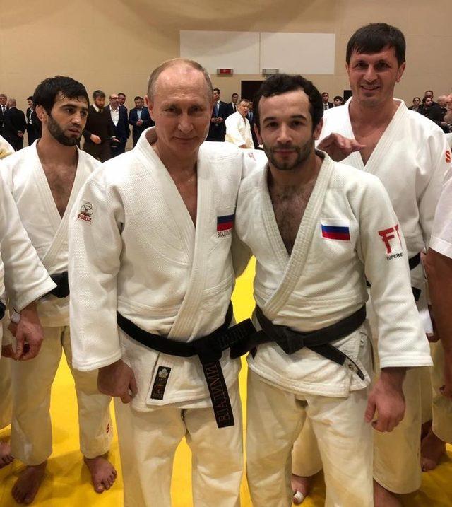 Putin Soçi zirvesinin ardından judo yaptı