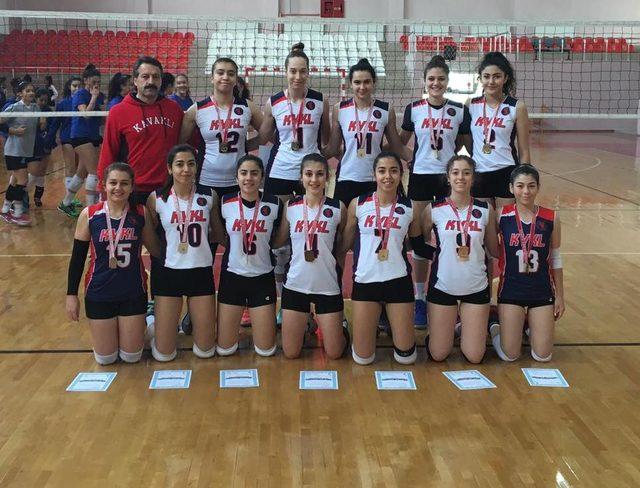 Kavaklı Anadolu Lisesi voleybolda yarı finale yükseldi