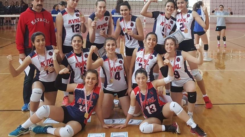 Kavaklı Anadolu Lisesi voleybolda yarı finale y&uuml;kseldi