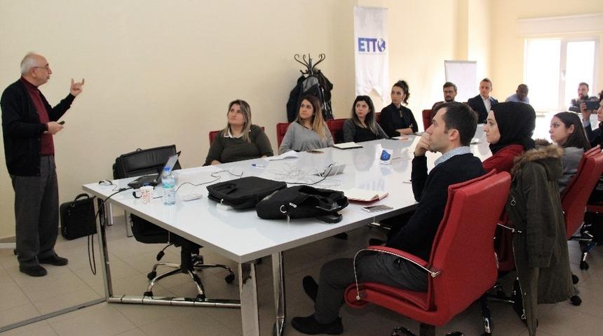 Erciyes Teknopark&rsquo;ta AR-GE merkezleri personeline Trız eğitimi d&uuml;zenlendi