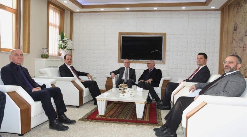 İ&ccedil;işleri Bakan Yardımcısı Erdil&rsquo;den Rekt&ouml;r Coşkun&rsquo;a ziyaret