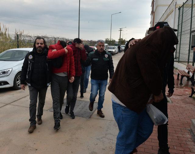 Adana'daki uyuşturucu operasyonunda biri uzman çavuş, 2 tutuklama
