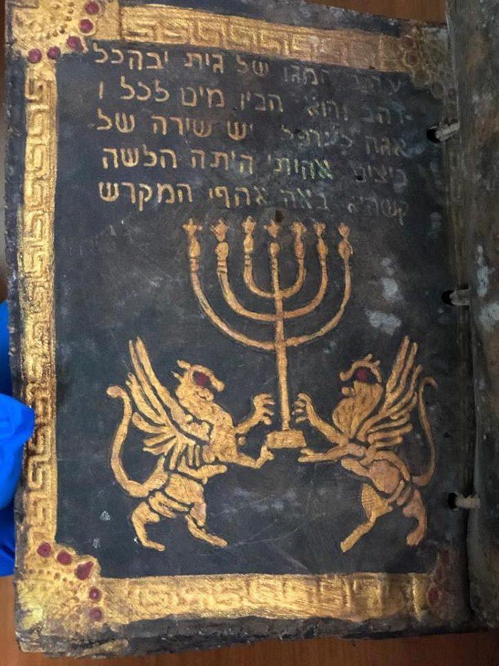 4 asırlık Tevrat ele geçirildi! G3