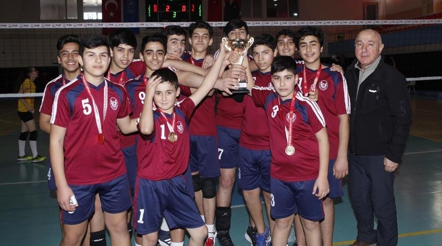 Gazi Ortaokulu, namağlup şampiyon