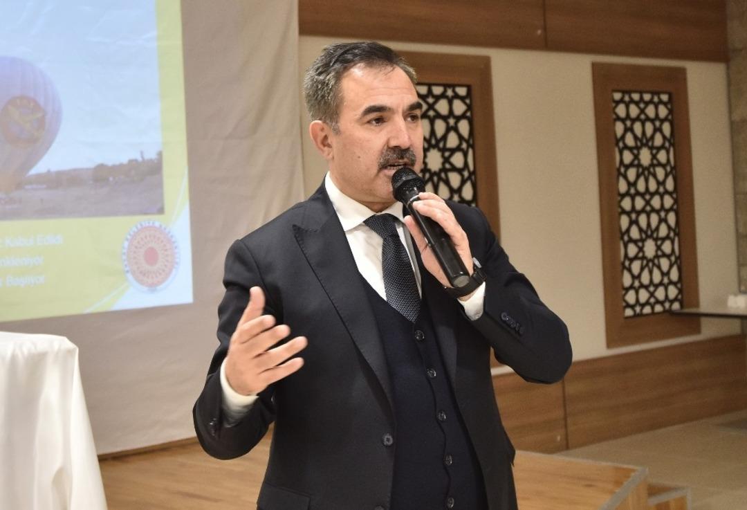 Başkan &Ccedil;oban, aday &ouml;ğretmenlerle bir araya geldi