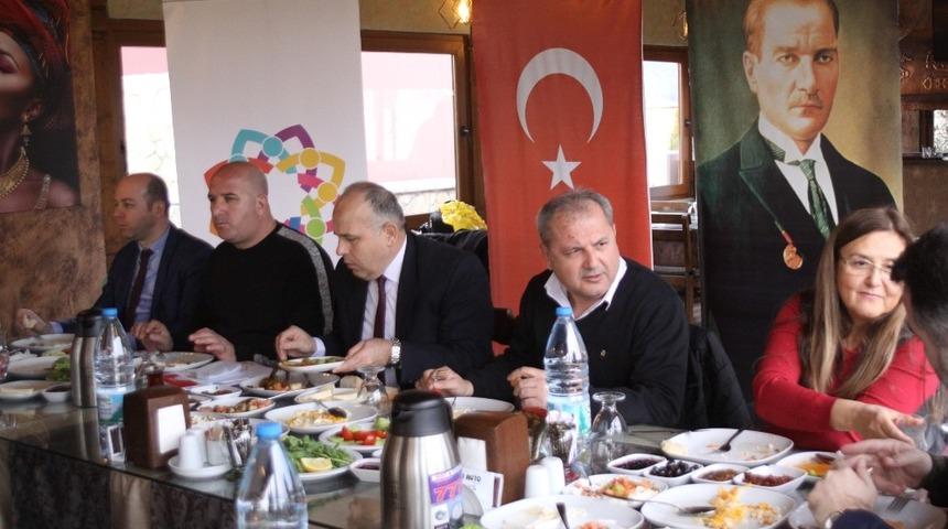 Kırsaldaki gen&ccedil;ler &rsquo;Mobil Gen&ccedil;lik Merkezi&rsquo; ile tanışacak