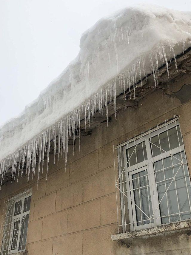 Bitlis’te 193 köy yolu ulaşıma kapandı