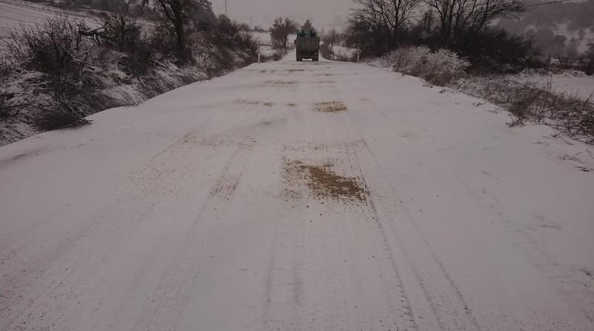 G&ouml;rdes&rsquo;te karla m&uuml;cadele s&uuml;r&uuml;yor