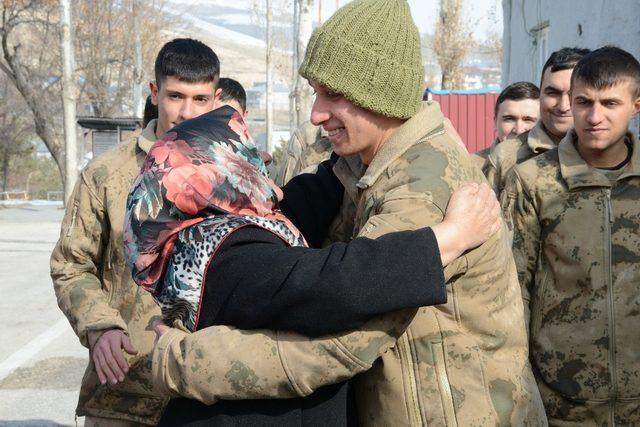 Tuşbalı kadınlardan Mehmetçiğe ‘Anne sıcaklığında’ destek