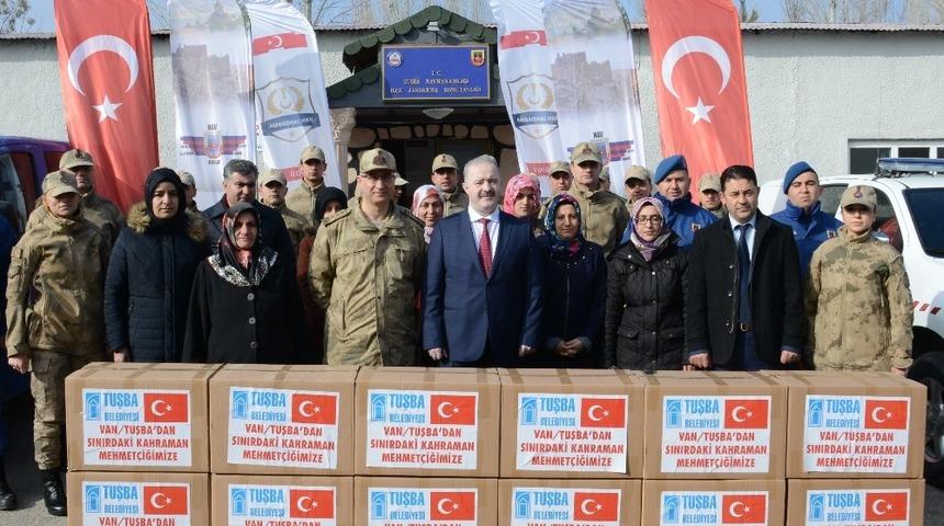 Tuşbalı kadınlardan Mehmet&ccedil;iğe &lsquo;Anne sıcaklığında&rsquo; destek