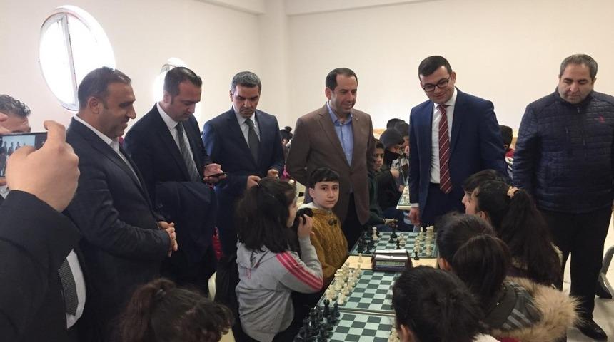 Diyarbakır&rsquo;da satran&ccedil; m&uuml;sabakaları devam ediyor