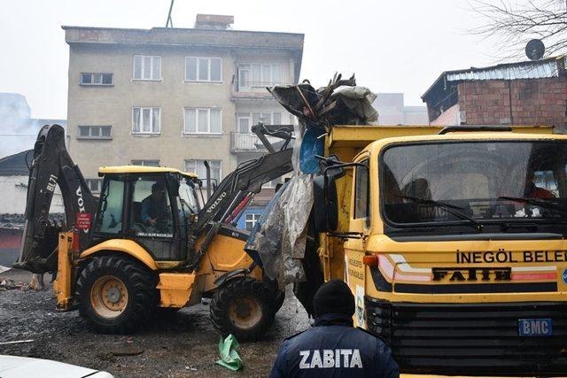 Refah Sokak’ta temizlik operasyonu