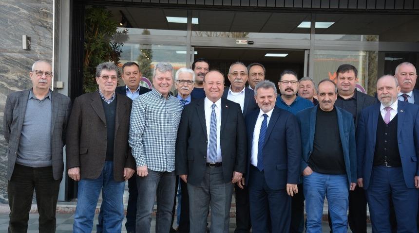 Başkan Özakcan esnaf temsilcileriyle bir araya geldi