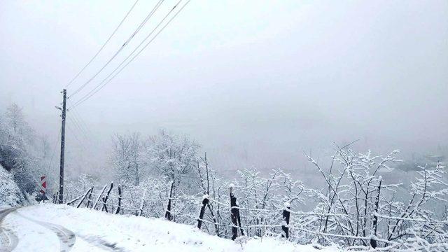 Kar yağışına hazırlıksız yakalandılar