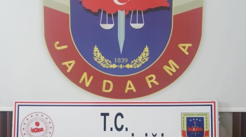 Başkale&rsquo;de 1 kilo 900 gram metamfetamin ele ge&ccedil;irildi