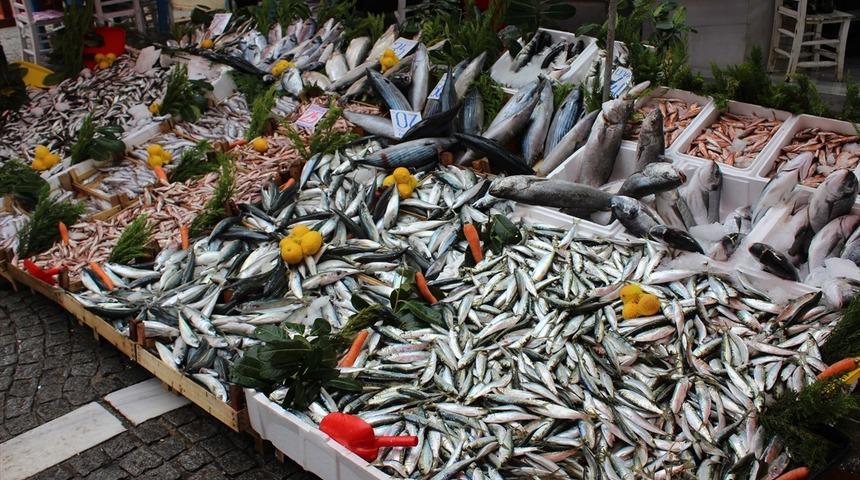 Sardalya  tezgahları şenlendirdi! Kilosu 25 liradan 10 liraya düştü