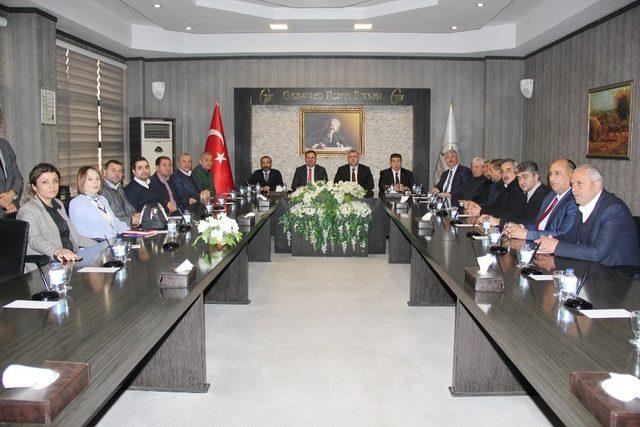 Antep fıstığı sektör temsilcileri GTB’de bir araya geldi