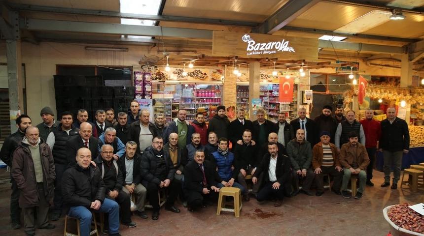 Başkan Akın pazaryeri esnafları ile kahvaltıda buluştu