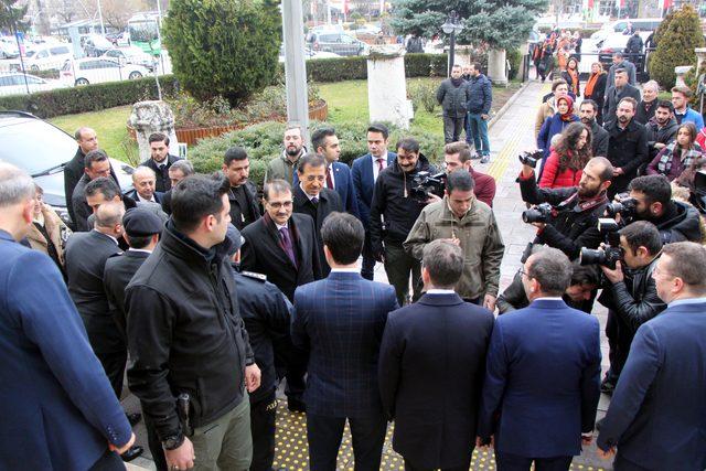 Bakan Dönmez: Birkaç hafta içinde doğalgaz var mı yok mu belli olacak 