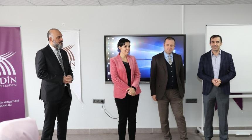 Mardin B&uuml;y&uuml;kşehir Belediyesi&rsquo;nden kadınlara e-ticaret ve dijital pazarlama eğitimi